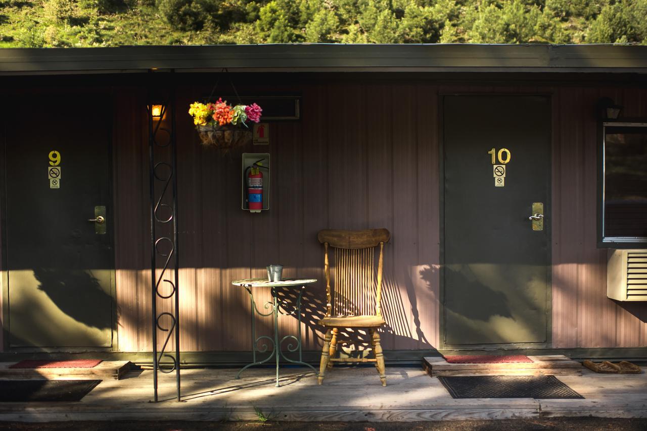 Cozy Mountain Motel Austin Exterior photo