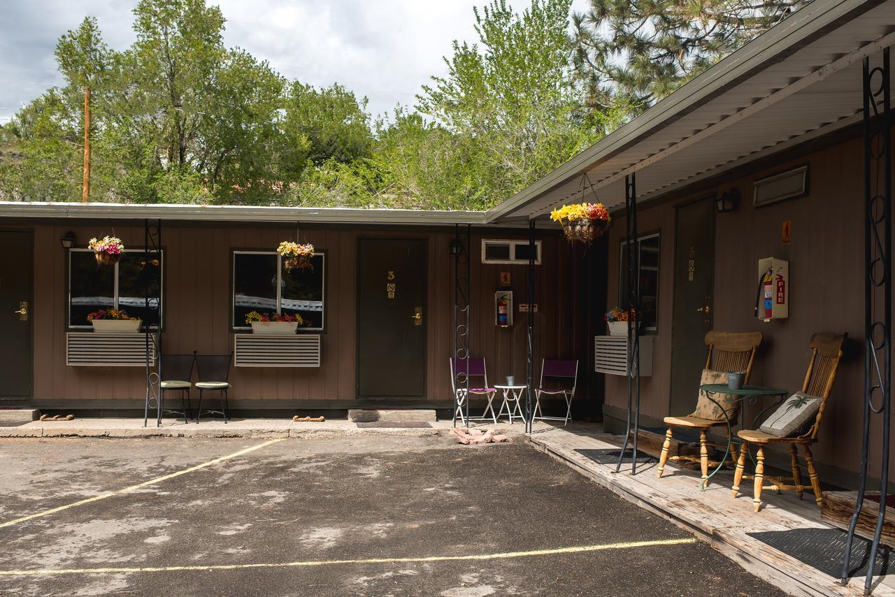 Cozy Mountain Motel Austin Exterior photo
